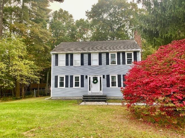 102 County St, Lakeville, MA 02347