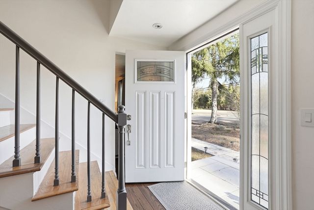 102 County St, Lakeville, MA 02347