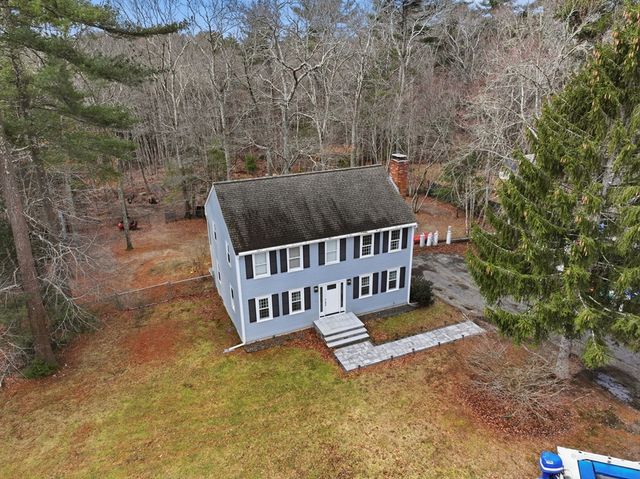 102 County St, Lakeville, MA 02347