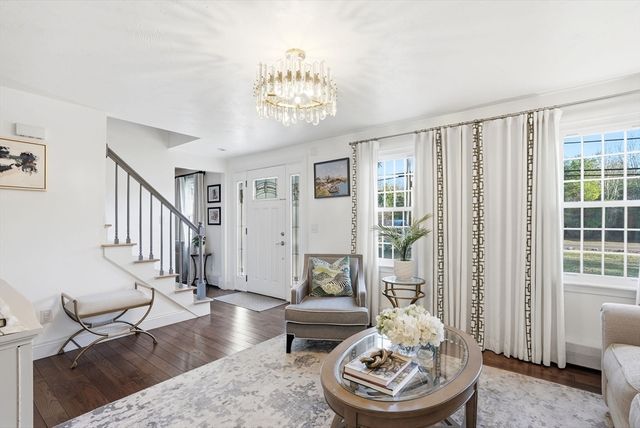 102 County St, Lakeville, MA 02347