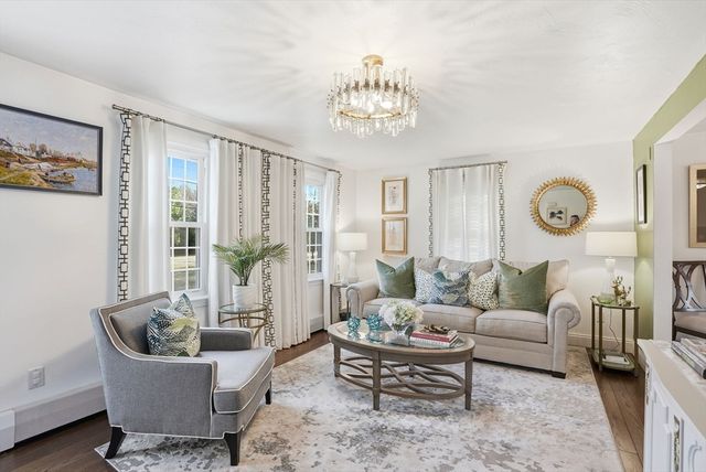 102 County St, Lakeville, MA 02347