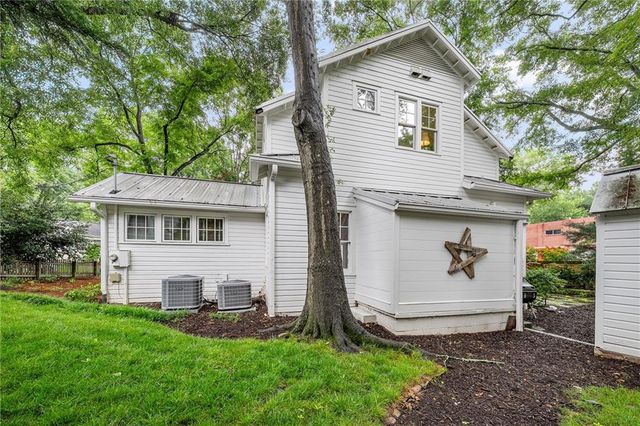 756 Berkeley Avenue NW, Atlanta, GA 30318