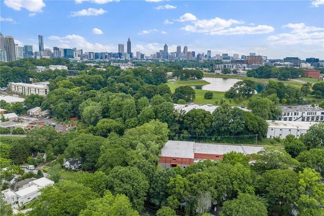 756 Berkeley Avenue NW, Atlanta, GA 30318
