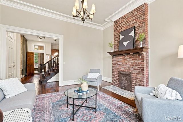 1923 S Compton Avenue, St Louis, MO 63104