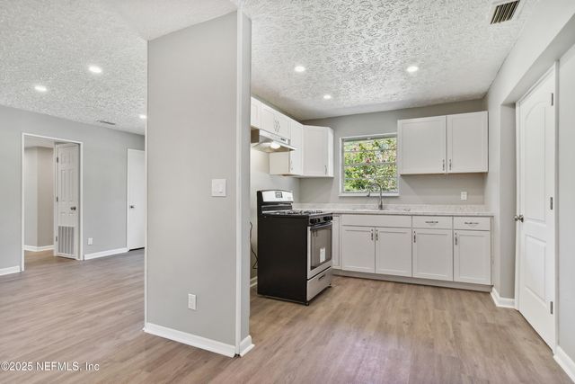 9028 CASTLE Boulevard, Jacksonville, FL 32208