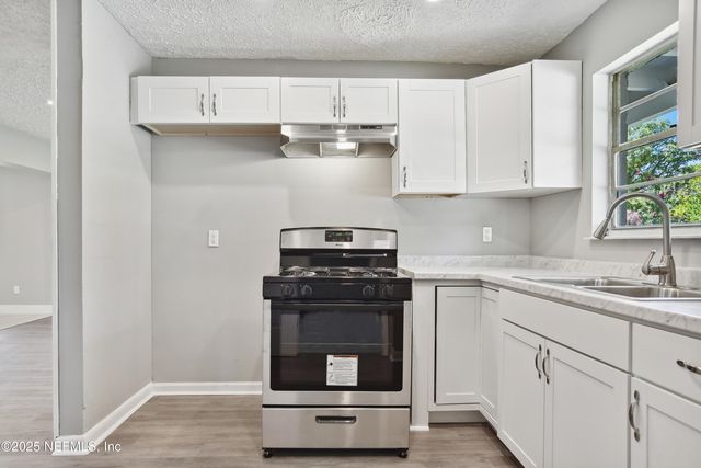 9028 CASTLE Boulevard, Jacksonville, FL 32208