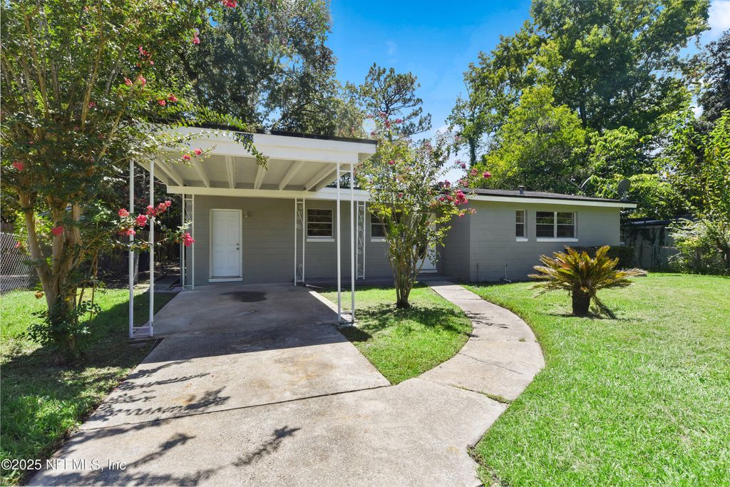 9028 CASTLE Boulevard, Jacksonville, FL 32208