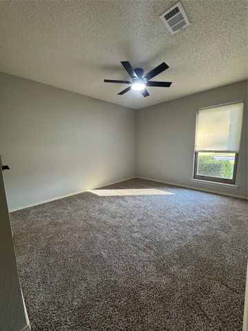 6921 Meadow Park, North Richland Hills, TX 76180