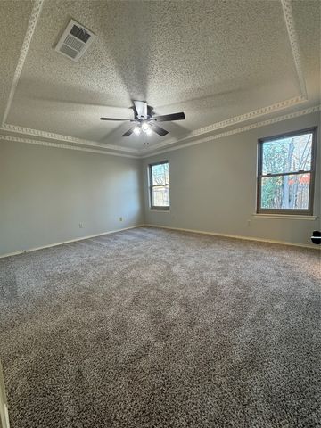 6921 Meadow Park, North Richland Hills, TX 76180