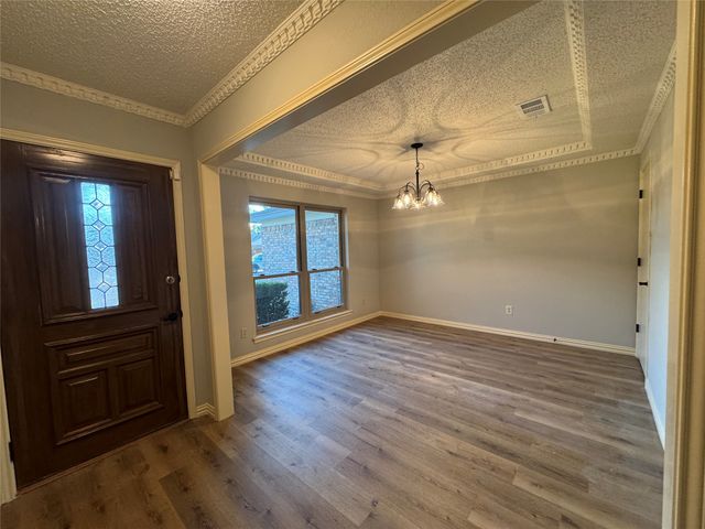 6921 Meadow Park, North Richland Hills, TX 76180