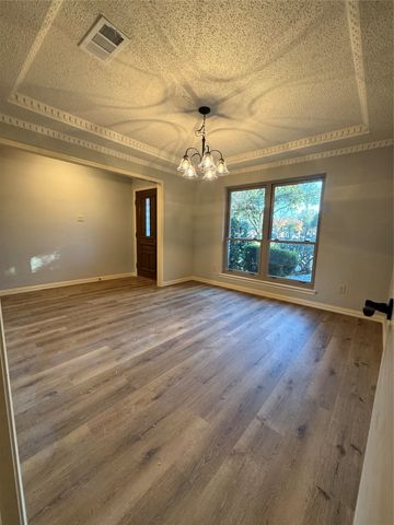 6921 Meadow Park, North Richland Hills, TX 76180