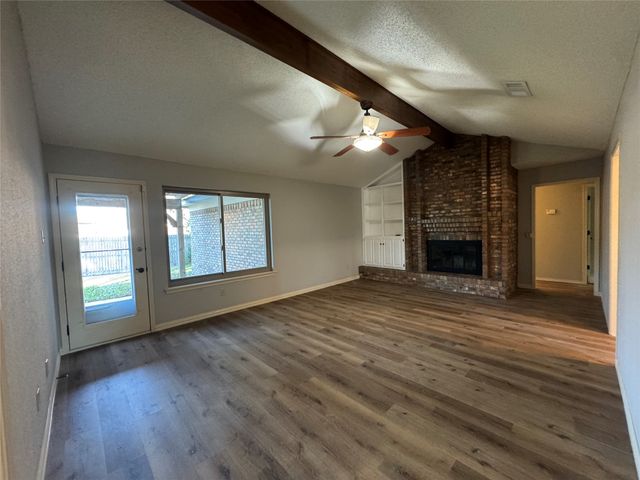 6921 Meadow Park, North Richland Hills, TX 76180