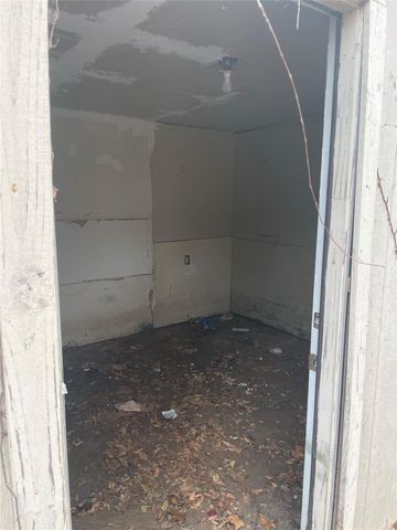 706 Sheffield Ave, Llano, TX 78643