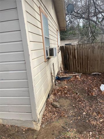 706 Sheffield Ave, Llano, TX 78643