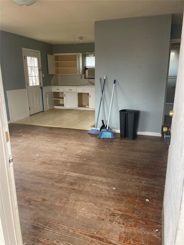 706 Sheffield Ave, Llano, TX 78643