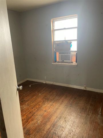 706 Sheffield Ave, Llano, TX 78643