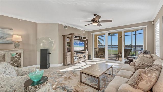 6414 WATERCREST WAY 302, Lakewood Ranch, FL 34202