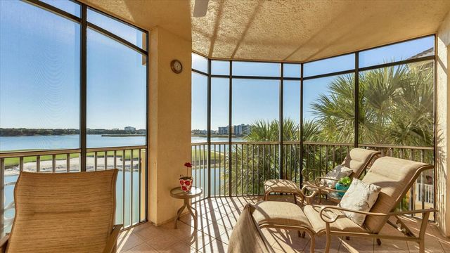 6414 WATERCREST WAY 302, Lakewood Ranch, FL 34202