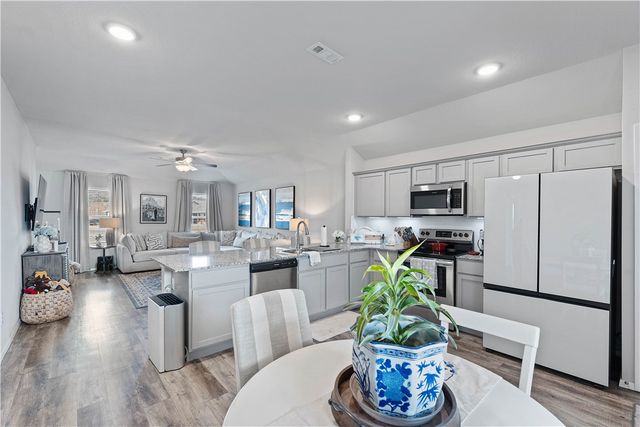 1061 E Bunting Street, Fayetteville, AR 72701