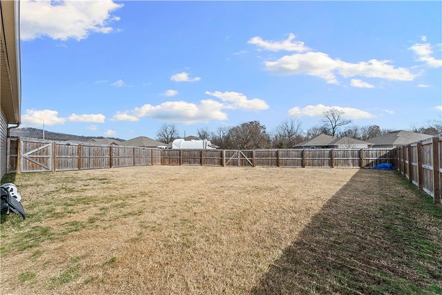 1061 E Bunting Street, Fayetteville, AR 72701