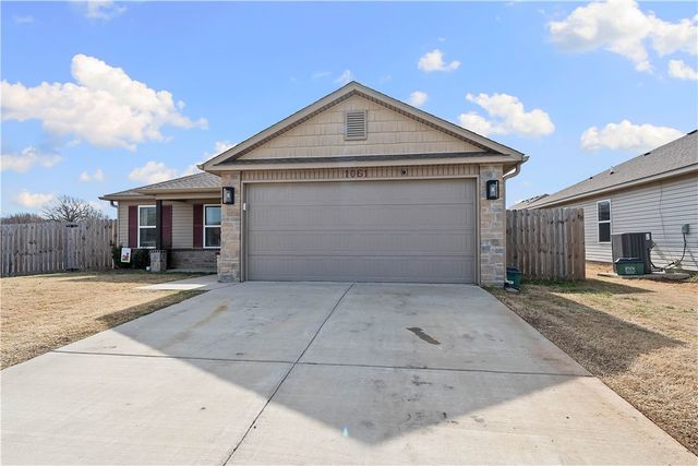 1061 E Bunting Street, Fayetteville, AR 72701