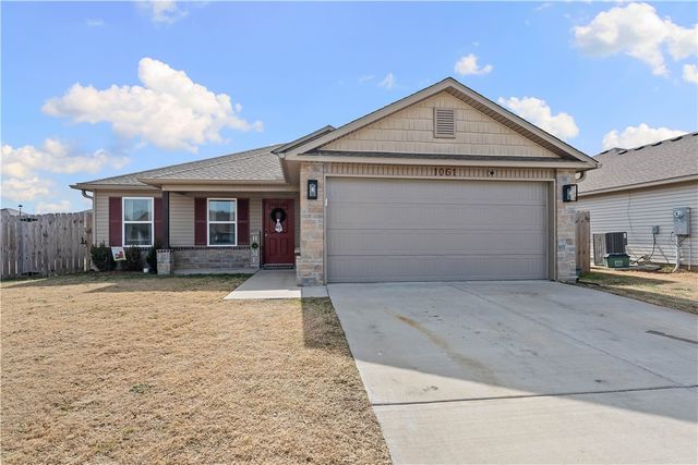 1061 E Bunting Street, Fayetteville, AR 72701