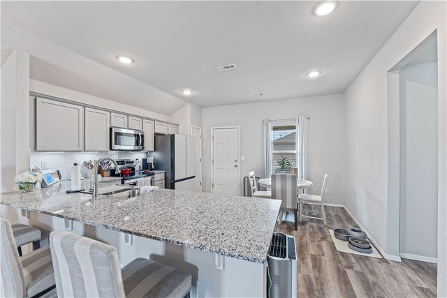 1061 E Bunting Street, Fayetteville, AR 72701