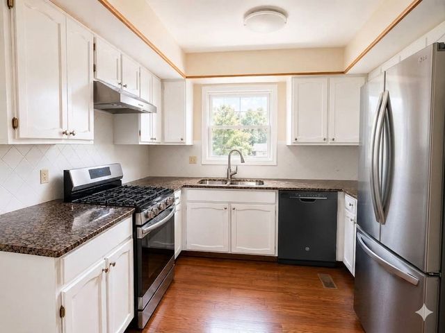 2475 Westleigh Court, Aurora, IL 60504