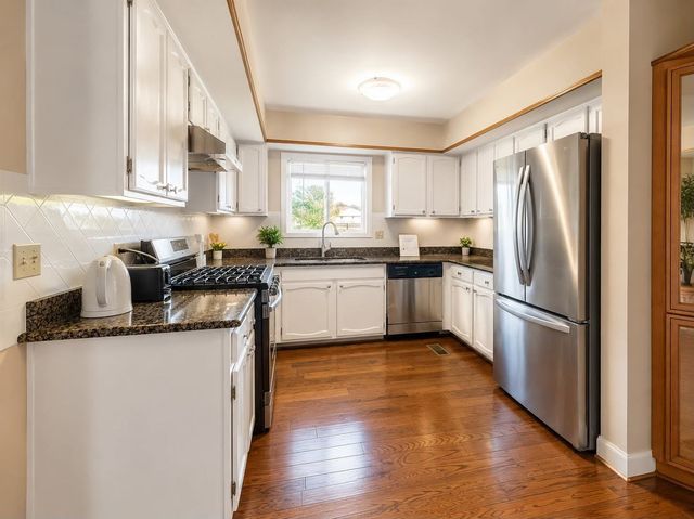 2475 Westleigh Court, Aurora, IL 60504