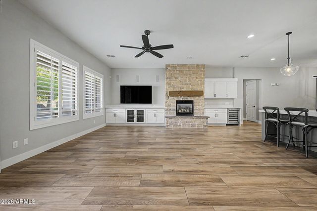 24011 N 24TH Place, Phoenix, AZ 85024