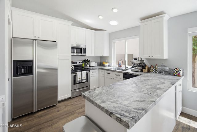 4127 E Becker Lane, Phoenix, AZ 85028