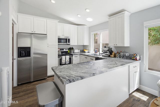 4127 E Becker Lane, Phoenix, AZ 85028