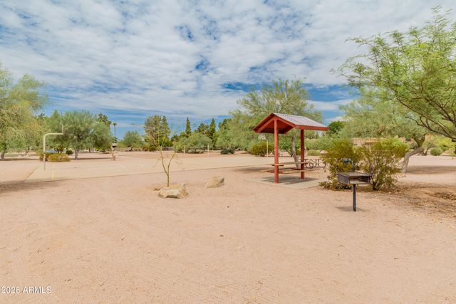 4127 E Becker Lane, Phoenix, AZ 85028