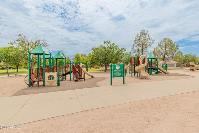 4127 E Becker Lane, Phoenix, AZ 85028