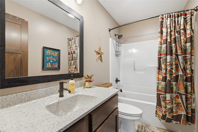 2787 Creekview Trail, Palo, IA 52324