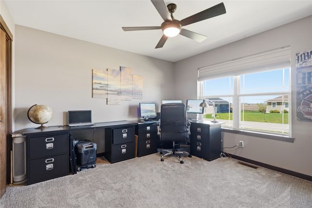 2787 Creekview Trail, Palo, IA 52324