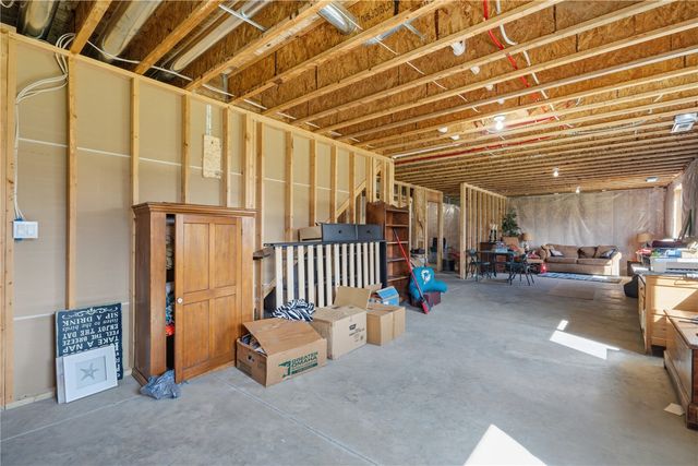 2787 Creekview Trail, Palo, IA 52324