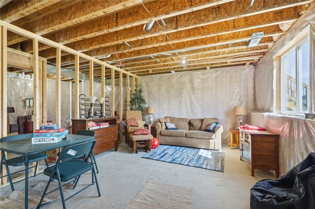 2787 Creekview Trail, Palo, IA 52324