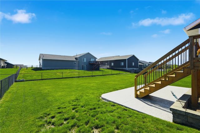2787 Creekview Trail, Palo, IA 52324