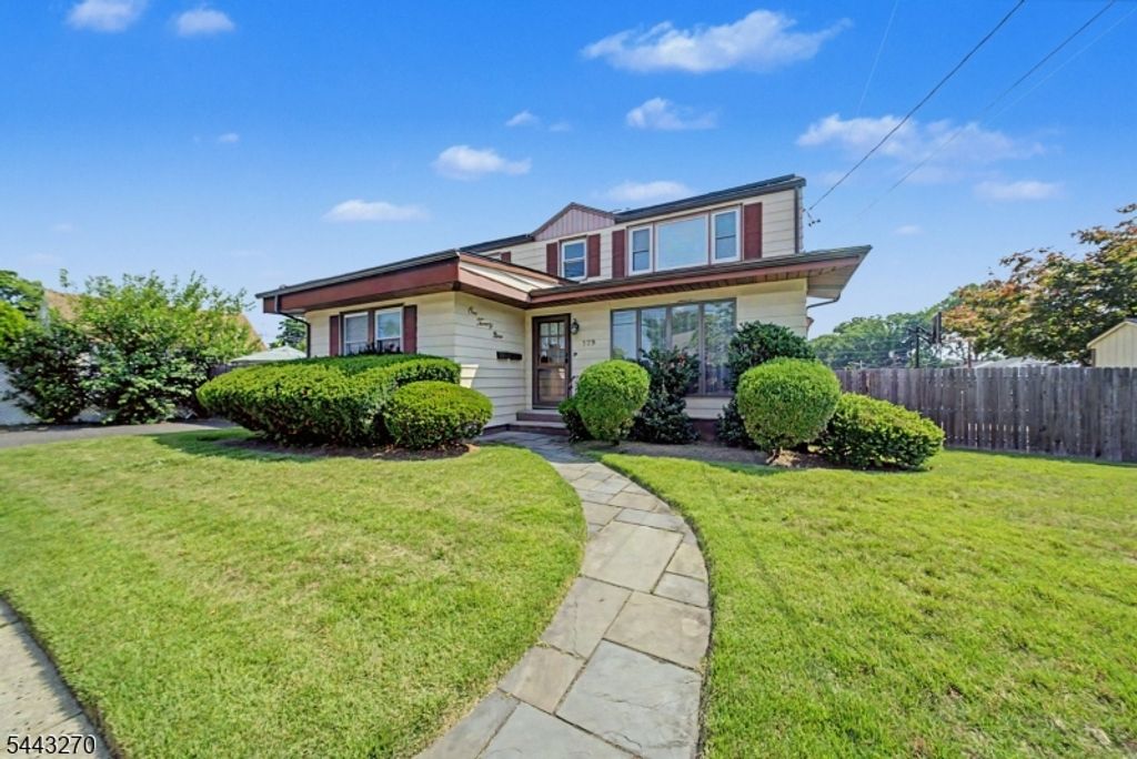 131 18Th Ave, Elmwood Park Boro, NJ 07407 — photo 2