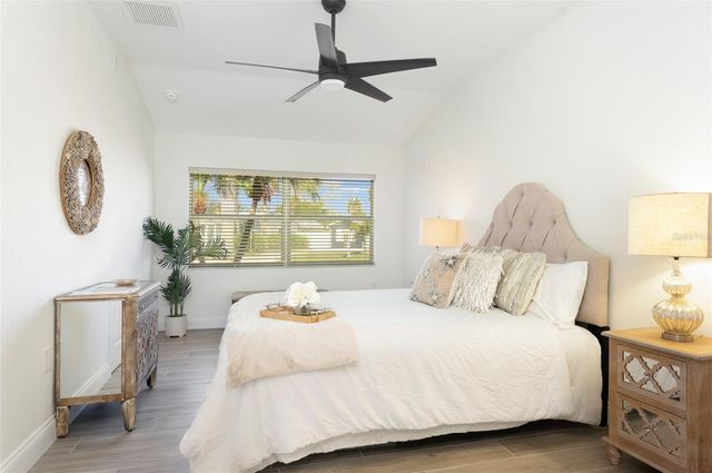 191 40TH AVENUE, St Pete Beach, FL 33706