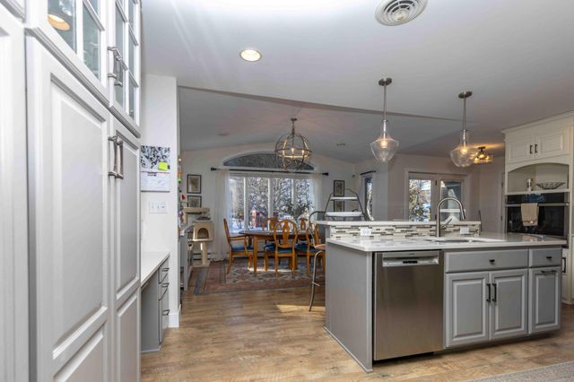 2525 9th Street S, Fargo, ND 58103