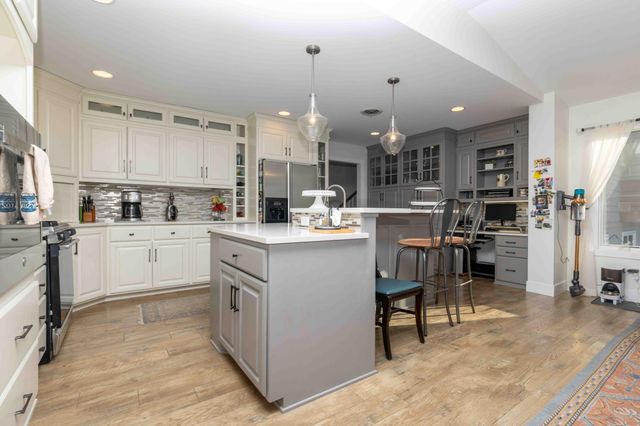 2525 9th Street S, Fargo, ND 58103