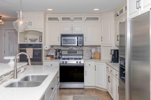 2525 9th Street S, Fargo, ND 58103