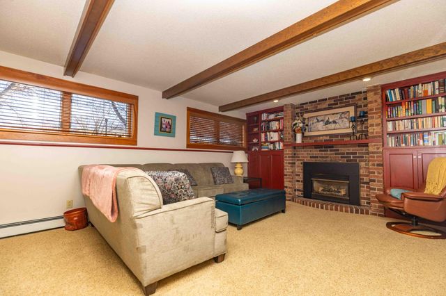 2525 9th Street S, Fargo, ND 58103