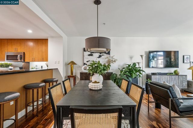 438 W Grand Ave 405, Oakland, CA 94612