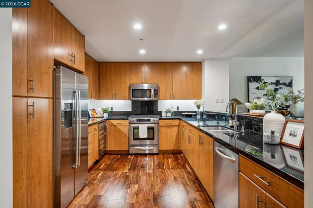 438 W Grand Ave 405, Oakland, CA 94612