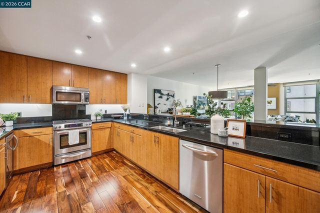 438 W Grand Ave 405, Oakland, CA 94612