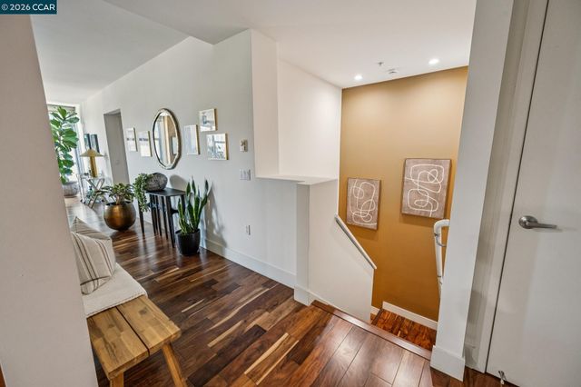 438 W Grand Ave 405, Oakland, CA 94612