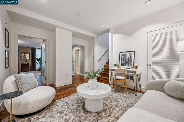 438 W Grand Ave 405, Oakland, CA 94612